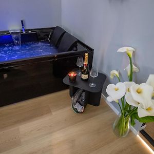 Deluxe Double or Twin Room Spa Bath